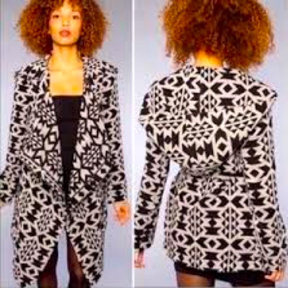 BB Dakota Azra Aztec Hooded Coat Black and White in Size Large